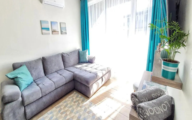 Marina Apartment by Dora
