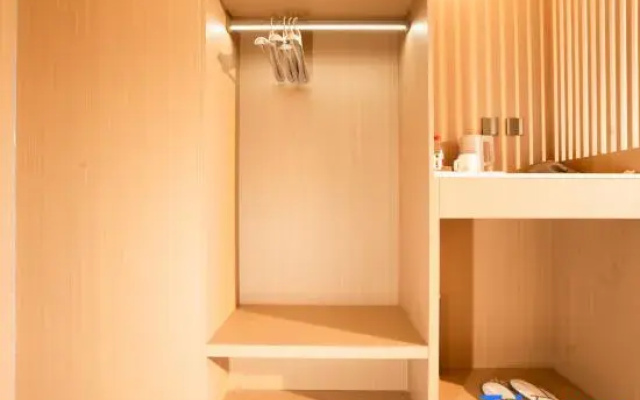 Jianya B&B (Sijiaying Subway Station Branch)