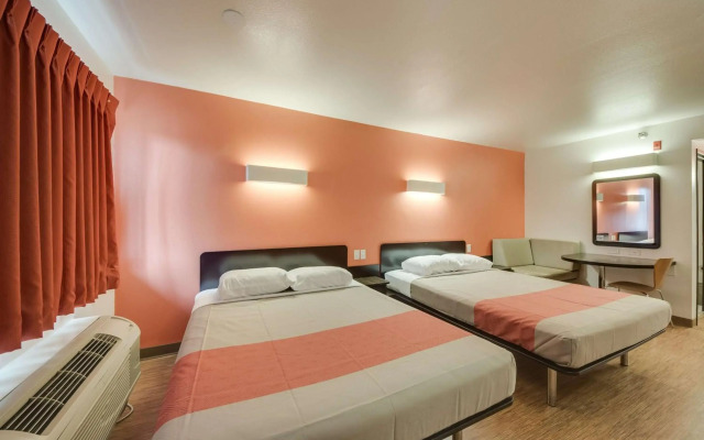 Motel 6 Brownsville, TX North