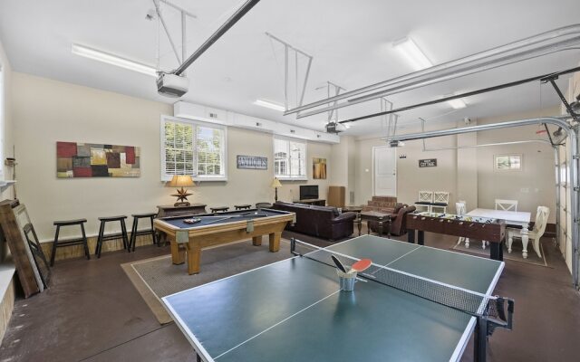 Make a Big Splash in 7BR Lake Norman Home!