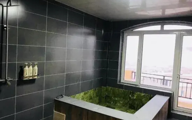 Wafangdian Shengshui Longting Farmhouse