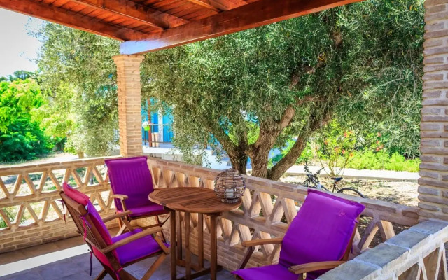 Porto Gerakas Villas & Apartments