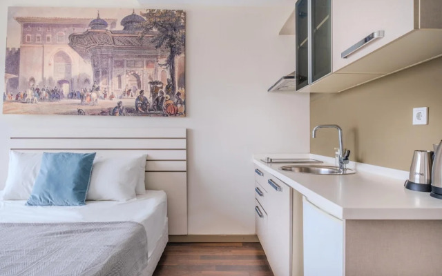 Modern Residence Studio Flat w Balcony in Bagcilar