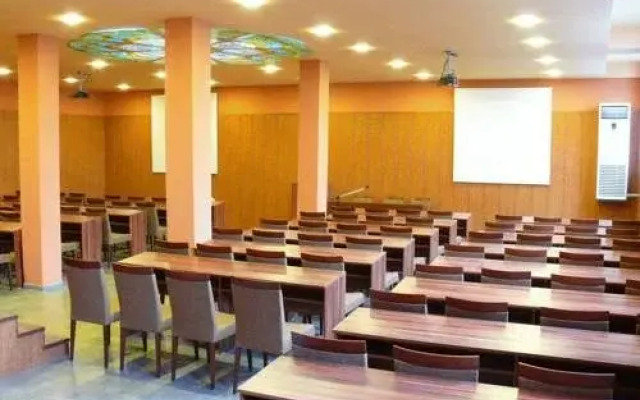 City Hotel