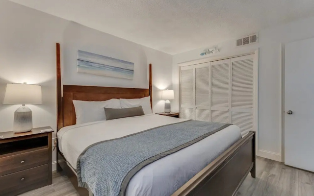 1008 Blue Dolphin 1 Bedroom Condo