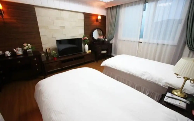 Happiness CC Hotel