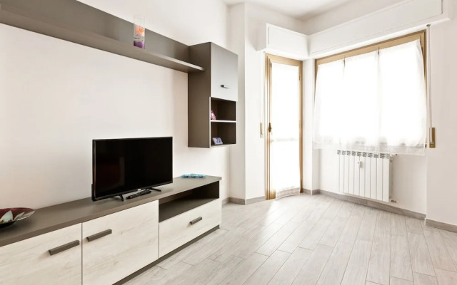 Renewed Balcony Flat With Green Garden