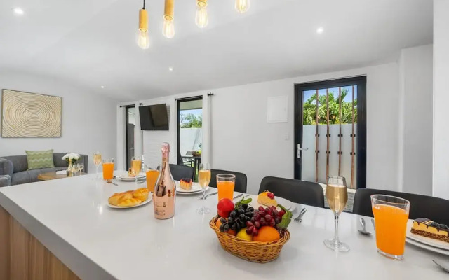 Brand NEW 2br1ba w Privatepool in Amazing Location