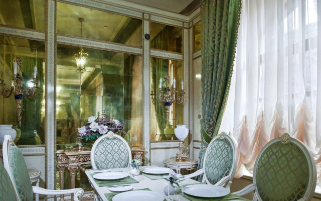 Hotel Bristol