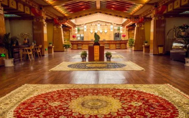 Holy Lotus Tibetan courtyard Hotel