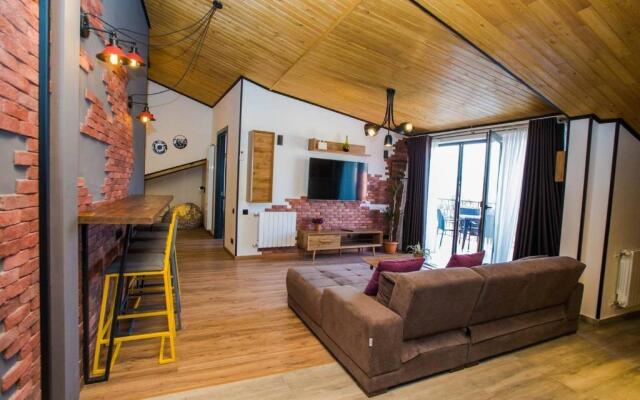 2BR Apt w terrace & stunning views