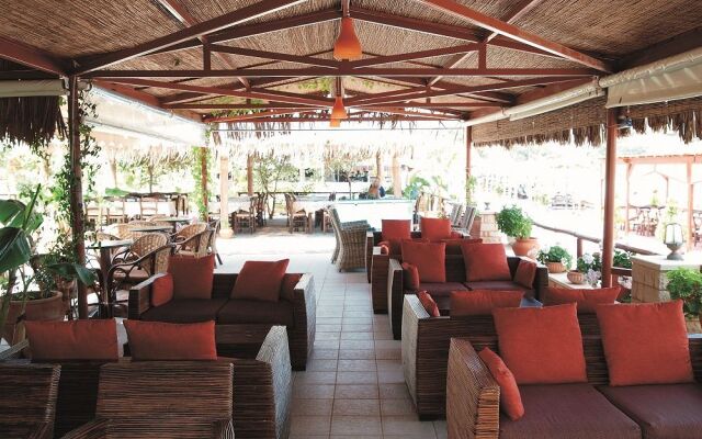 Niriides Beach Hotel