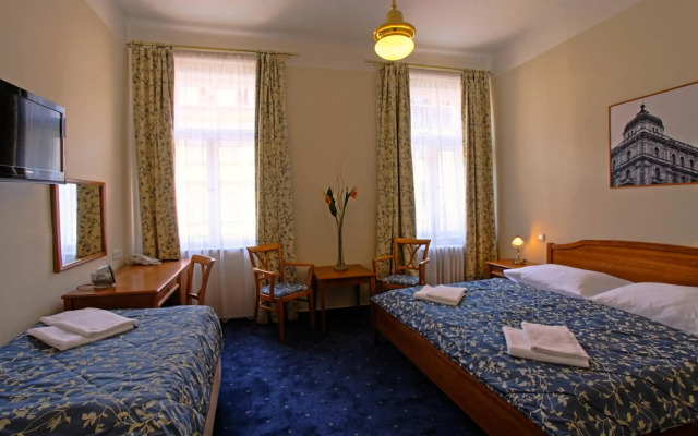 Anna Hotel
