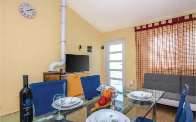 Six Bedroom Holiday Home in Medulin