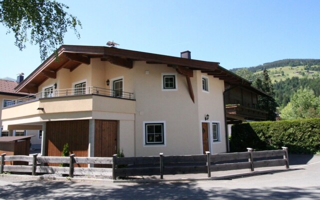 Comfortable Apartment in Brixen im Thale With Ski Storage