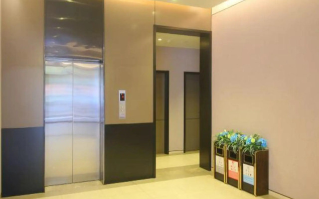 Homeinn Plus Hotel (Changzhou Dinosaur Park Wanda Plaza)