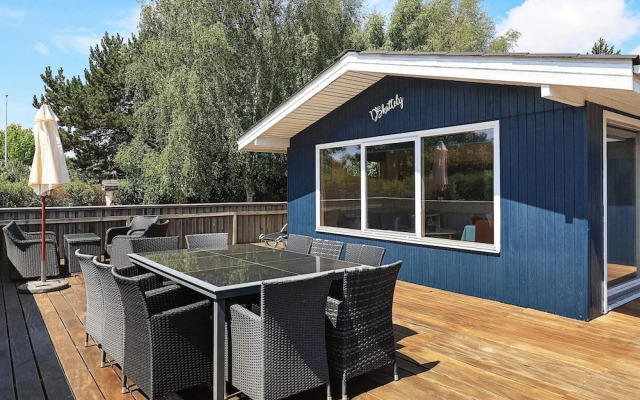 6 Person Holiday Home in Dannemare