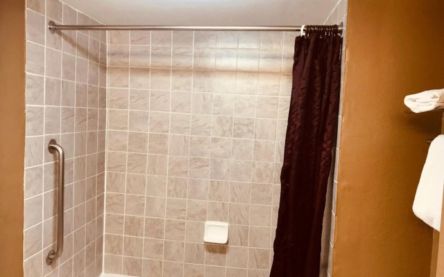 Americas Best Value Inn Laredo