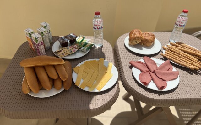 Premier Pyramids Inn