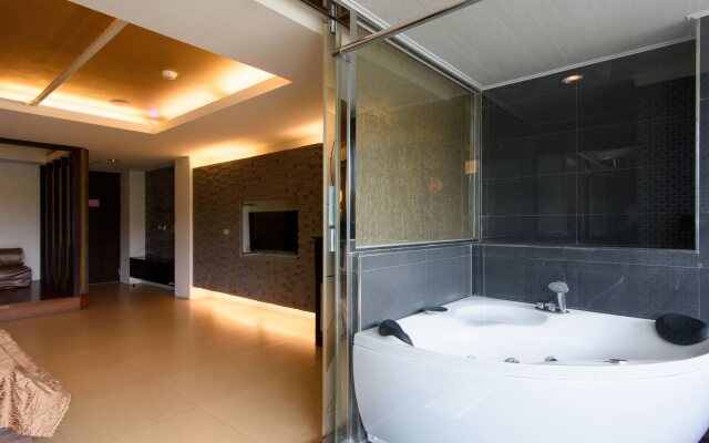Harbor Elite Hotel