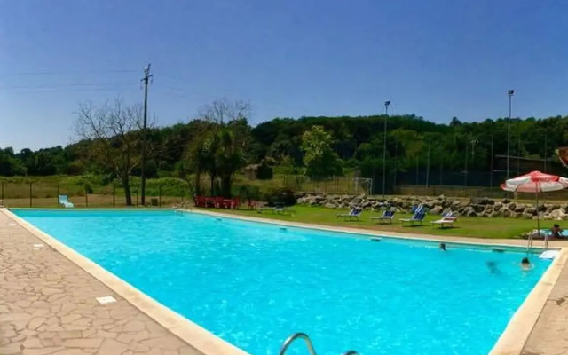 Cozy Mobile Home in Rome With Swimming Pool, Garden, Terrace