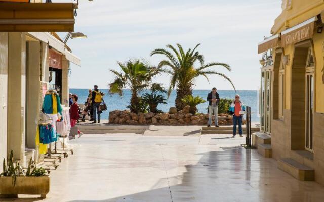 Holidays2Torremolinos Carihuela