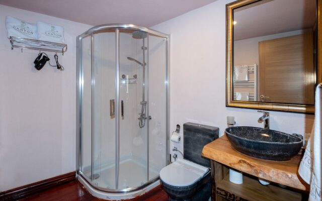 The Canyon Hotel & Resort