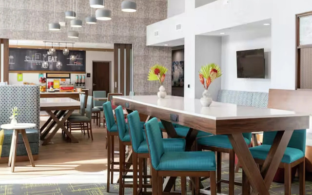 Hampton Inn by Hilton Costa Mesa Newport Beach