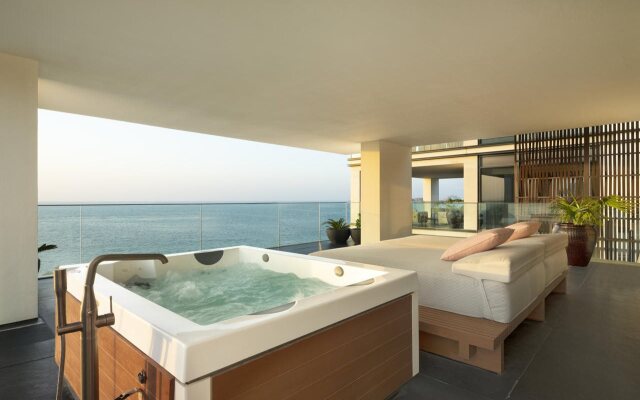 Caesars Palace Bluewaters Dubai