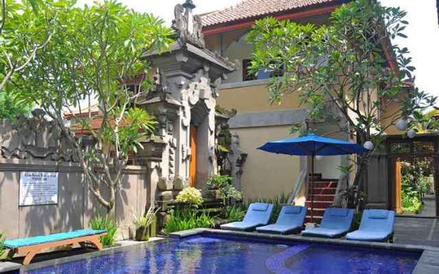 巴厘岛普里羽婆罗金巴兰酒店(Puri Dewa Bharata Jimbaran Bali)