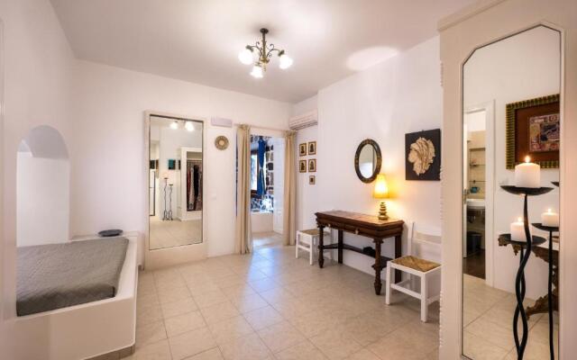 Moschatos Beach House