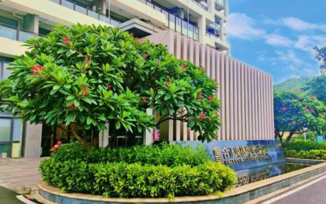 Hazens East Resort Hotel