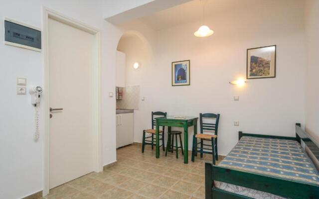 Polemis Studios & Apartments