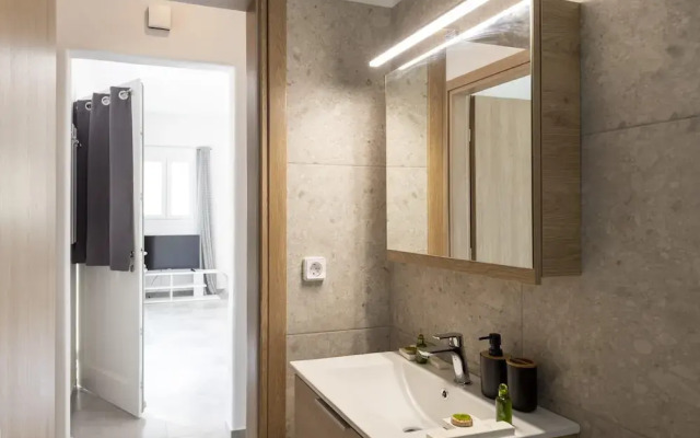 Parikia s Sunlight 2bedroom House