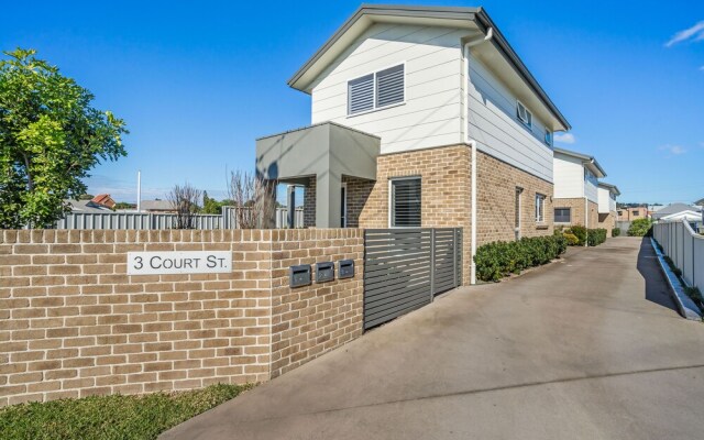 Newcastle Short Stay Apartments - Adamstown Townhouses