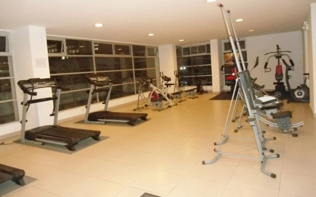 PLAZA FOCH Area - APARTMENTS with Balcony