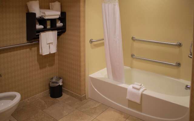 Hampton Inn & Suites-Knoxville/North I-75