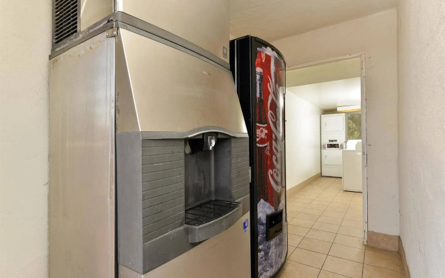 Motel 6-Vista, CA