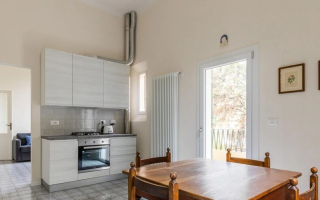 Alberti 12 - Appartamento Vittorio con Balcone