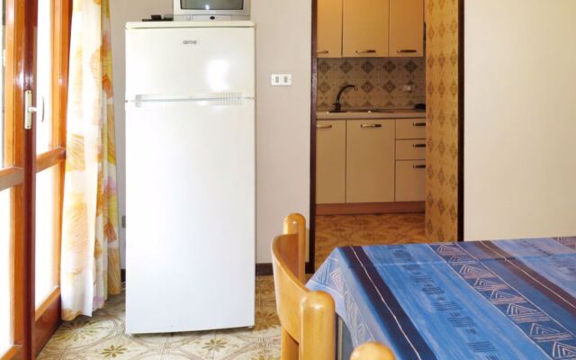 Ariston (LDJ470)