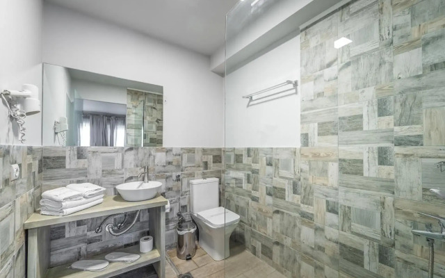 Ianos Hotel