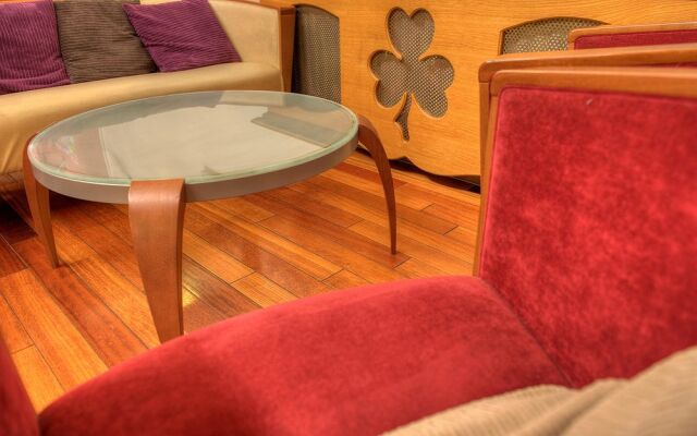 My Place Hotel
