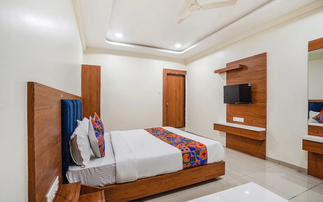 Fabhotel Hk Villa