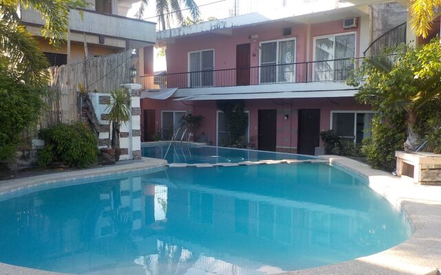 Giddy's Place Padi Dive Resort