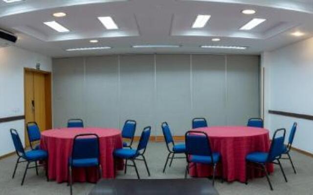 Hotel Campo Largo Express