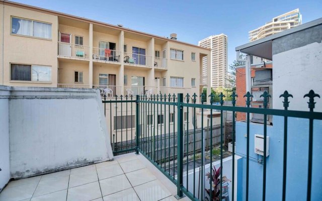 Conveniently Located Studio In Surfers Paradise