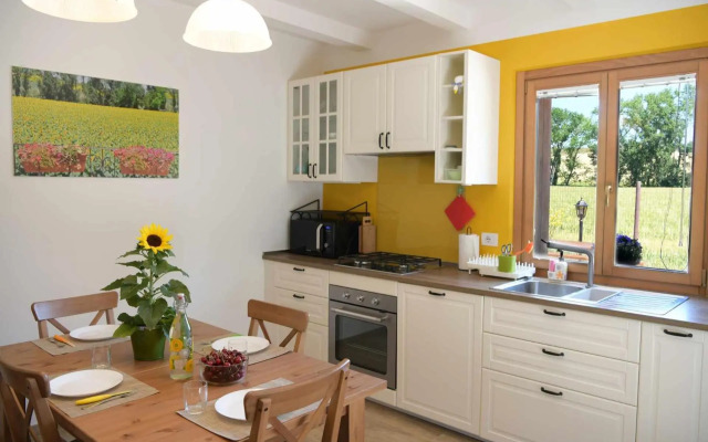 Casa Montefiore 13 LT nella tranquilla campagna Marchigiana