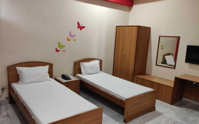 Chandra Pushp Palace – Guest Rooms – Agra