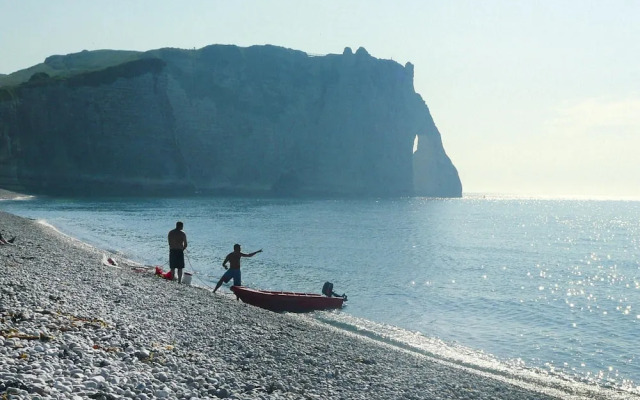 Architectural Villa Near the Coast, Sainte-colombe