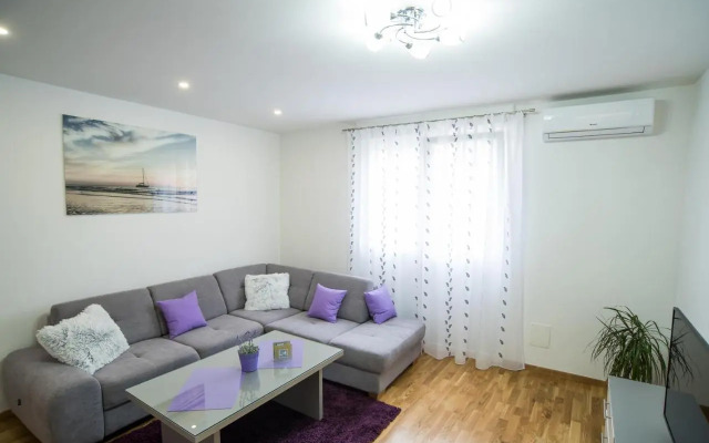 Too Sweet Apartment 1